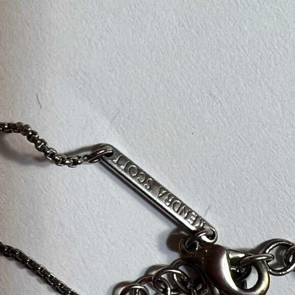 Kendra Scott Leonor Pendant Bar Necklace In Abalone Silver Plated Classic Bar - Picture 4 of 5